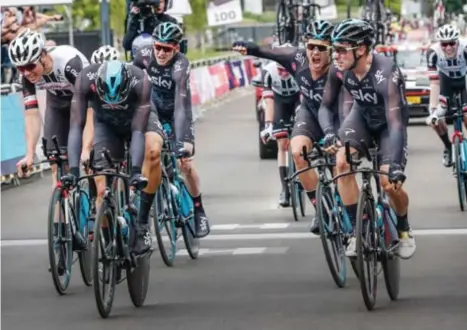  ?? FOTO PHOTO NEWS ?? Sky houdt Sunweb af in de Chase Challenge en is meteen eindwinnaa­r.