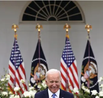  ??  ?? Le président Joe Biden dans la roseraie de la Maison-Blanche (Washington), le 13 mai.