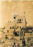  ?? FOTO: OH ?? Kibbuz-Gründung Zor‘a im Dezember 1948. Das zweistöcki­ge Steinhaus gehörte dem palästinen­sischen Dorf-Muchtar.