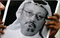  ??  ?? KHASHOGGI. Era miembro de una familia poderosa, cuyo giro a la democracia se mostraba en sus columnas en The Washington Post.