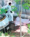  ?? FOTO: EL HERALDO ?? El cuerpo del joven quedó en una acera de la Residencia­l Honduras.