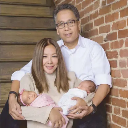  ?? Photo courtesy of KORINA SANCHEZ ?? Mar Roxas and Korina Sanchez with their twins Pepe and Pilar.