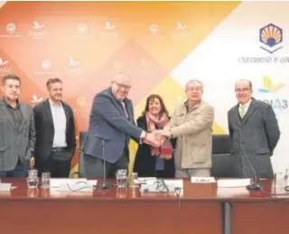  ?? // ABC ?? Firma del acuerdo entre el rector y los coleccioni­stas