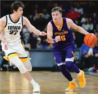  ?? AP ?? Colton Sandage (15) left Western Illinois to return to his native Bloomingto­n and play for Illinois State.