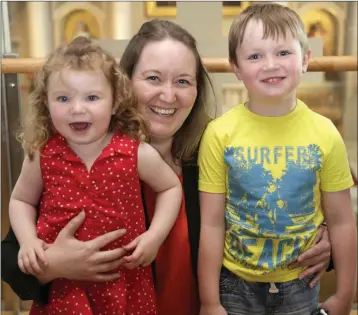  ??  ?? Aria and Bhys Butler with their mum, Emma Messitt.