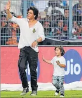  ?? AFP ?? Shah Rukh Khan with son Abram at Eden Gardens.