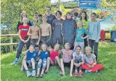  ?? FOTO: PRIVAT ?? Das Schwimmtea­m der TG Biberach freut sich über die Medaillena­usbeute in Weingarten.