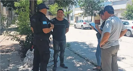  ?? FOTOS: ARCHIVO LA NUEVA. ?? A FINES de noviembre, en la provincia de Santa Fe, la Policía Federal hizo efectiva la orden de detención de Juan Ignacio Suris.