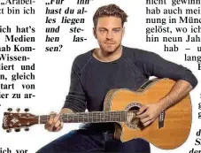  ??  ?? Jakob liebt seine Gitarre