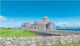  ?? ?? Iona Abbey on the island of Iona, off Mull