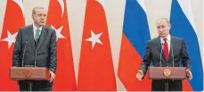  ?? FOTO: DPA ?? Der russische Präsident Wladimir Putin (re.) und der türkische Präsident Recep Tayyip Erdogan trafen sich in Sotschi.