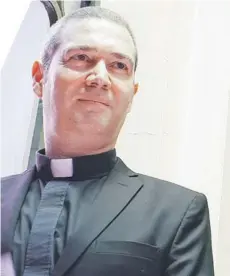  ??  ?? ► Jordi Bertomeu (50) es el notario eclesiásti­co de Charles Scicluna, enviado especial del Papa a Chile.