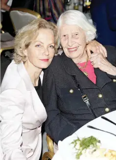  ??  ?? Blackwell, right, with actress Jenny Seagrove, who portrayed a character based on Mrs Blackwell in Noël Coward’s “Volcano” in 2012.