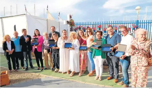  ?? D. A. ?? Entrega de galardones a todos los colectivos premiados por el jurado.