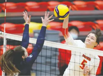  ?? DAVID MOLL/DINOS ATHLETICS FILES ?? Sheridan Coninx and the Calgary Dinos open the U Sports women's volleyball tournament Friday at Jack Simpson Gym against Trinity Western.