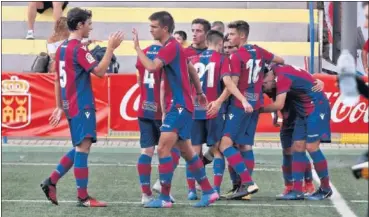  ??  ?? VICTORIA. El Levante ganó ante el Villarreal con un tanto de Christian y suma cuatro puntos.