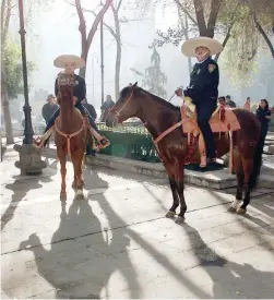  ??  ?? Por más de 10 años, la policía montada resguardó la Alameda Central. El grupo fue creado en 2002 y estaba conformado por 40 elementos y 30 caballos.