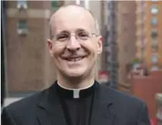  ?? |ESPECIAL ?? El reverendo James Martin promueve el respeto a los católicos de la comunidad LGBT+.