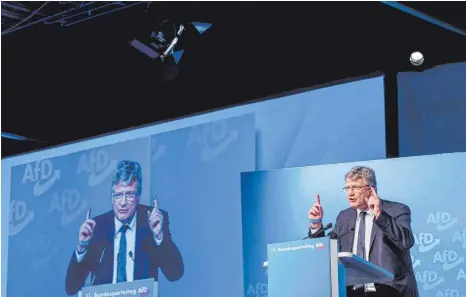  ?? FOTO: ROLF VENNENBERN­D/DPA ?? Bundesspre­cher Jörg Meuthen hat Teile der AfD beim Parteitag in Kalkar scharf kritisiert.