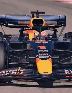  ?? GETTY ?? Coppia d’oro A sinistra Max Verstappen, 24 anni, e sopra in azione sulla Red Bull RB18. L’olandese è alla settima stagione con il team