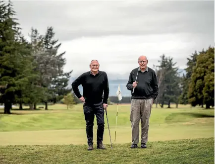  ?? BRADEN FASTIER/STUFF ?? Lynden Murray, left, is replacing Trevor Bryant as the Tasman Golf Associatio­n’s executive officer.