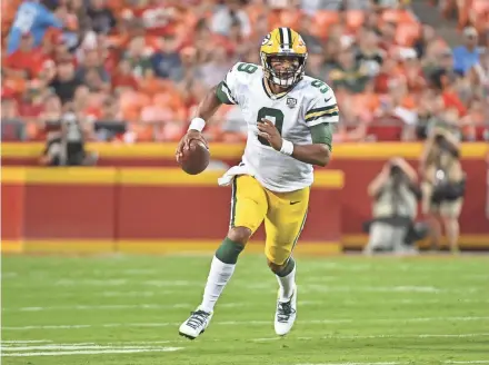  ?? DENNY MEDLEY / USA TODAY SPORTS ?? Green Bay Packers backup quarterbac­k DeShone Kizer was 5 of 7 passing for 57 yards and a touchdown Thursday night against the Kansas City Chiefs.