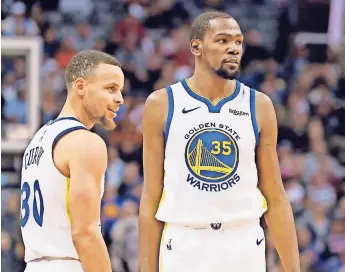  ??  ?? Stephen Curry y Kevin Durant