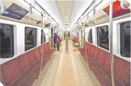  ?? ?? El Metro de Doha es cómodo, limpio y muchos asientos de los vagones siguen como nuevos, a la espera de los fans.