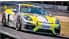  ?? FOTO: ERIC METZNER PHOTOART ?? Im Porsche Cayman GT4 gelingt Tim Scheerbart­h ein optimaler Einstieg in die Motorsport­saison.