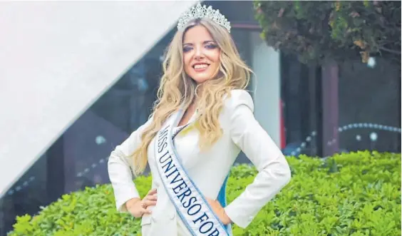  ?? ?? Optimista. Anabella Cesarini (31) espera ganar el concurso Miss Argentina, el 25 de mayo en el Auditorio Belgrano de la ciudad de Buenos Aires.