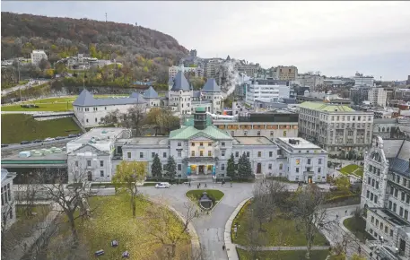  ?? SEBASTIEN ST-JEAN/AFP VIA GETTY IMAGES ?? A pair of researcher­s have written a paper after looking into claims that English universiti­es in Quebec, such as Mcgill, above, are overfunded and pose a threat to the French language.