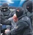  ?? FOTO: IMAGO IMAGES ?? Die Sicherheit­skräfte in Belarus gehen unter anderem mit Wasserwerf­ern und Blendgrana­ten gegen Demonstran­ten vor.