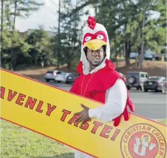  ?? PHOTOS: UNIVERSAL ?? Teddy Walker — portrayed by funnyman Kevin Hart — takes on an additional job at the religious fast food restaurant Christian Chicken to help make ends meet in Night School.
