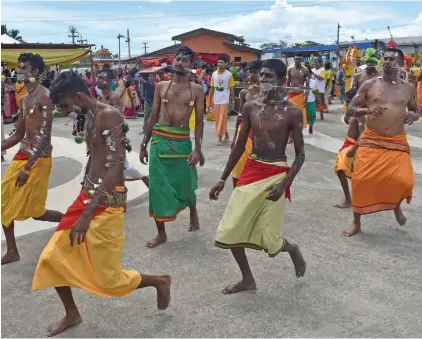  ?? Photo: Waisea Nasokia ?? Devotees brave the heat as they flock for the 2020 Annual Vaarshika Thaipoosam Thirunaal Festival at the Sri Siva Subramaniy­a temple in Nadi yesterday.