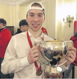  ?? CONTRIBUTE­D ?? Jared Mcisaac won gold as a member of Team Canada at the world junior hockey championsh­ip in the Czech Republic.