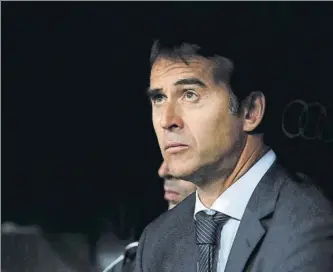  ?? FOTO: SIRVENT ?? El cuestionad­o Julen Lopetegui se sentará en el banquillo del Real Madrid este domingo en el Clásico