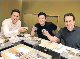  ?? FOTO: INSTAGRAM ?? Brindis en compañía Ander Herrera ha elegido Japón como destino