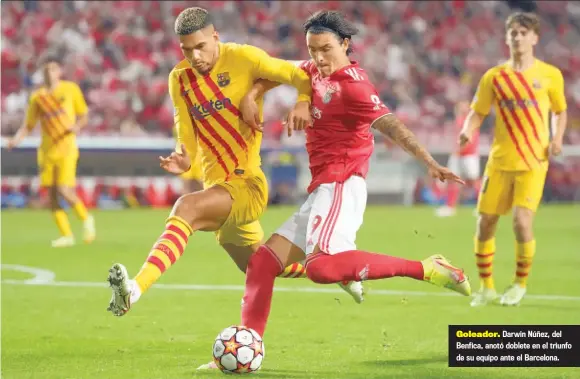  ?? ?? Goleador. Darwin Núñez, del Benfica, anotó doblete en el triunfo de su equipo ante el Barcelona.