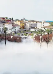  ?? TI-PRESS ?? Prima ci sono stati il geyser e la nebbia