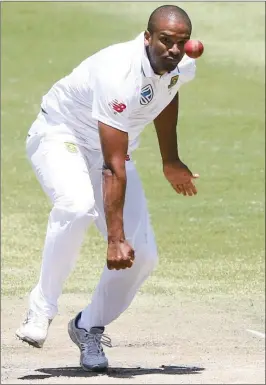  ?? PICTURE: REUTERS/MIKE HUTCHINGS ?? South Africa’s Vernon Philander in action at Newlands, in Cape Town.