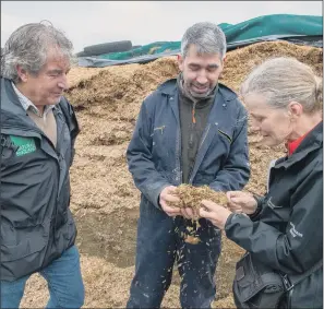  ?? PICTURE: BRUCE ROLLINSON ?? EARTH MATTERS: Tony Juniper and Emma Howard Boyd at South Acre Farm.