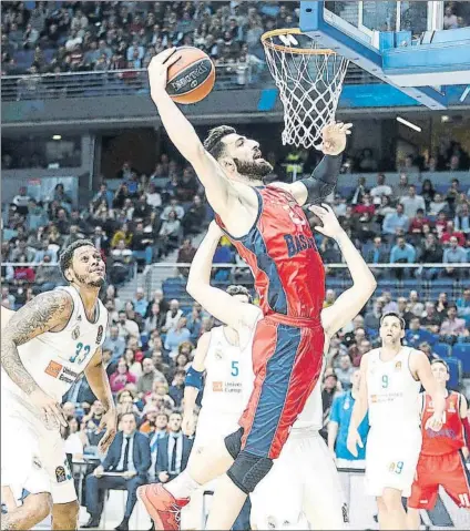  ?? FOTO: GETTY ?? Tornike Shengelia, en un duelo contra el Real Madrid de esta temporada. Los vascos quieren apuntalar la segunda plaza