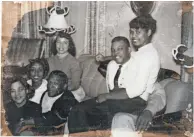  ?? MESA HISTORICAL MUSEUM ?? Major-leaguers Bill White (left) and Willie Mays are pictured at Mays’ spring-training home on Seventh Avenue in Phoenix.