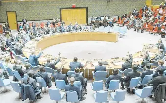  ??  ?? El régimen de Bachar al Asad salió ayer indemne de otro intento de la ONU por castigarlo a causa del uso de armas químicas en Siria.