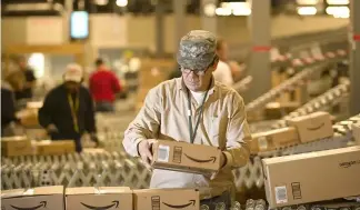  ?? ?? Amazon plant 10.000 Stellen zu streichen