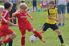  ?? FOTO: PRIVAT ?? Der Fußball-Nachwuchs kam bei den Siegfried open in Materborn auf seine Kosten.