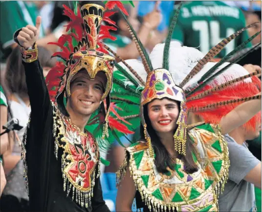  ??  ?? FESTEJOS. La afición mexicana arropó a su selección en la victoria ante Corea del Sur.