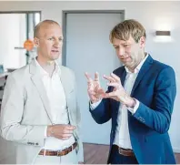  ?? Foto: Markus Görgen, Media Corta ?? Dr. Felix Rombold (links) und Dr. Christoph Niederdell­mann können Pa tienten jetzt ein neues, schonender­es Verfahren zur Behandlung des Grü nen Stars anbieten.