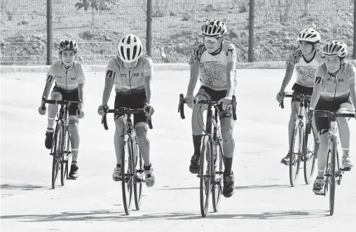  ?? FOTOS: RAQUEL CARREÓN ?? a toda la comunidad ciclista a celebrar con una actividad deportiva al aire libre