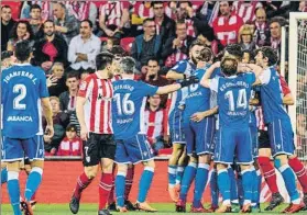  ?? FOTO: EFE ?? Los jugadores del Deportivo, celebrando uno de los goles ante el Athletic